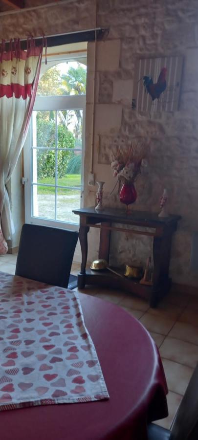 Holiday home Rouge Calme Et Nature