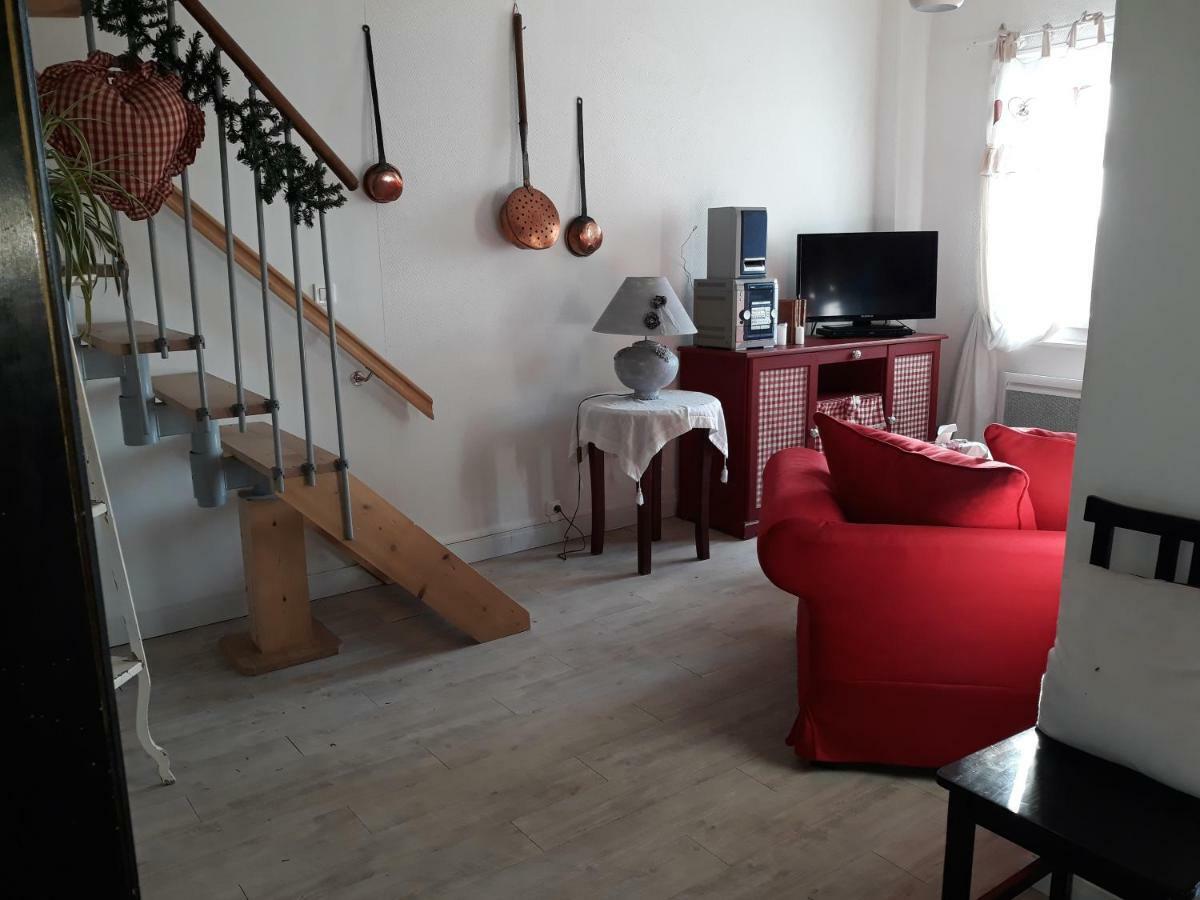 Holiday home Rouge Calme Et Nature Allas-Bocage