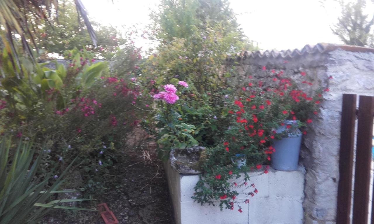 Rouge Calme Et Nature Casa de Férias